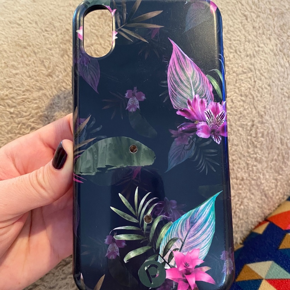 Loopy iPhone XR case. Missing the loop